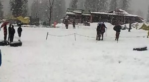 हिमाचल प्रदेश में मार्च में बर्फबारी, ठंड बढ़ी