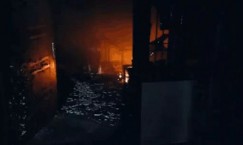 गुस्साए लोगों ने रेप-मर्डर के आरोपित के घर को जलाया