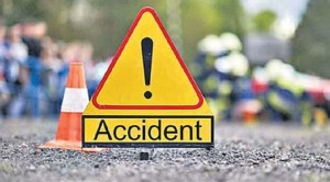 जामुगुरीहाट के गोसाईचुक में हुई सड़क दुर्घटना मे...
