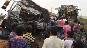 आंध्र प्रदेश में सड़क हादसा, छह की मौत, 20 घायल