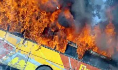 फरीदाबाद : वेल्डिंग के दौरान डबल डेकर बस में लगी आग