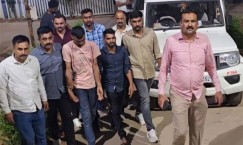 सलमान खान हाउस फायरिंग मामले के आरोपितों को पुलिस ने पुजारी के भेष में किया था गिरफ्तार