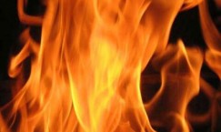 मेरठ में भीषण आग से 12 खोखे जलकर राख    
