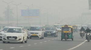 दिल्ली के लोगों की सांसों पर सितम, हवा की गुणवत्ता...